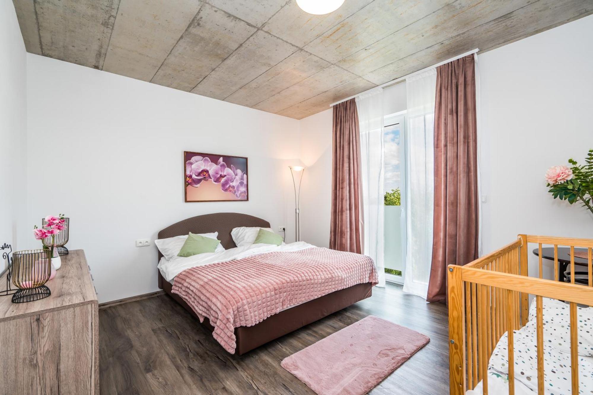 Perla Hradce 401 Διαμέρισμα Χράντεκ Κράλοβε Εξωτερικό φωτογραφία